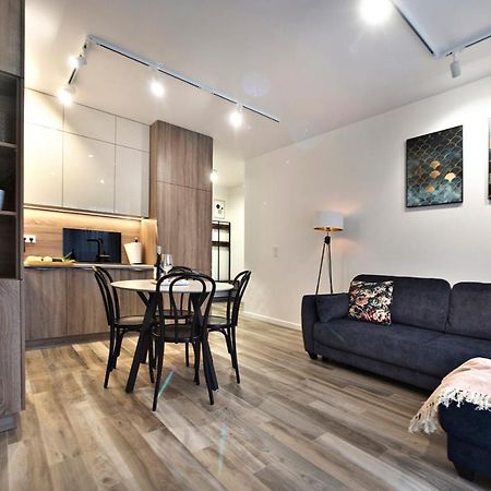 Goclaw P&O Serviced Apartments Варшава Экстерьер фото